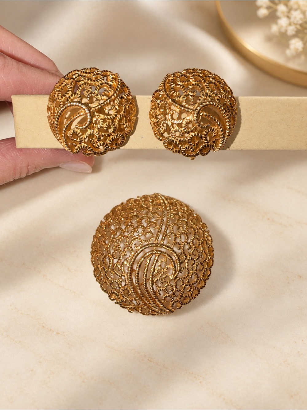 Vintage Crown Trifari Gold Tone Filigree Brooch & Clip Earrings 3-Piece Set